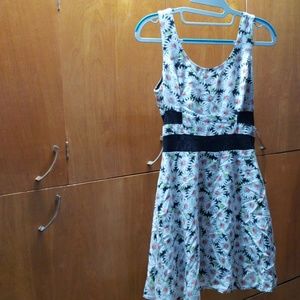 Black with daisies and lace cutouts - mesh-lined